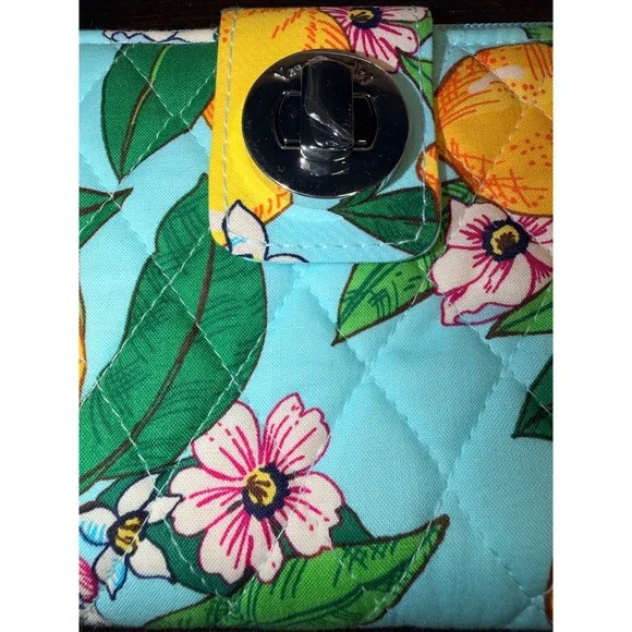 NWOT Vera Bradley Zip‎ Around Wallet Clutch Lemons Grove Floral Print Light Blue - Picture 7 of 7